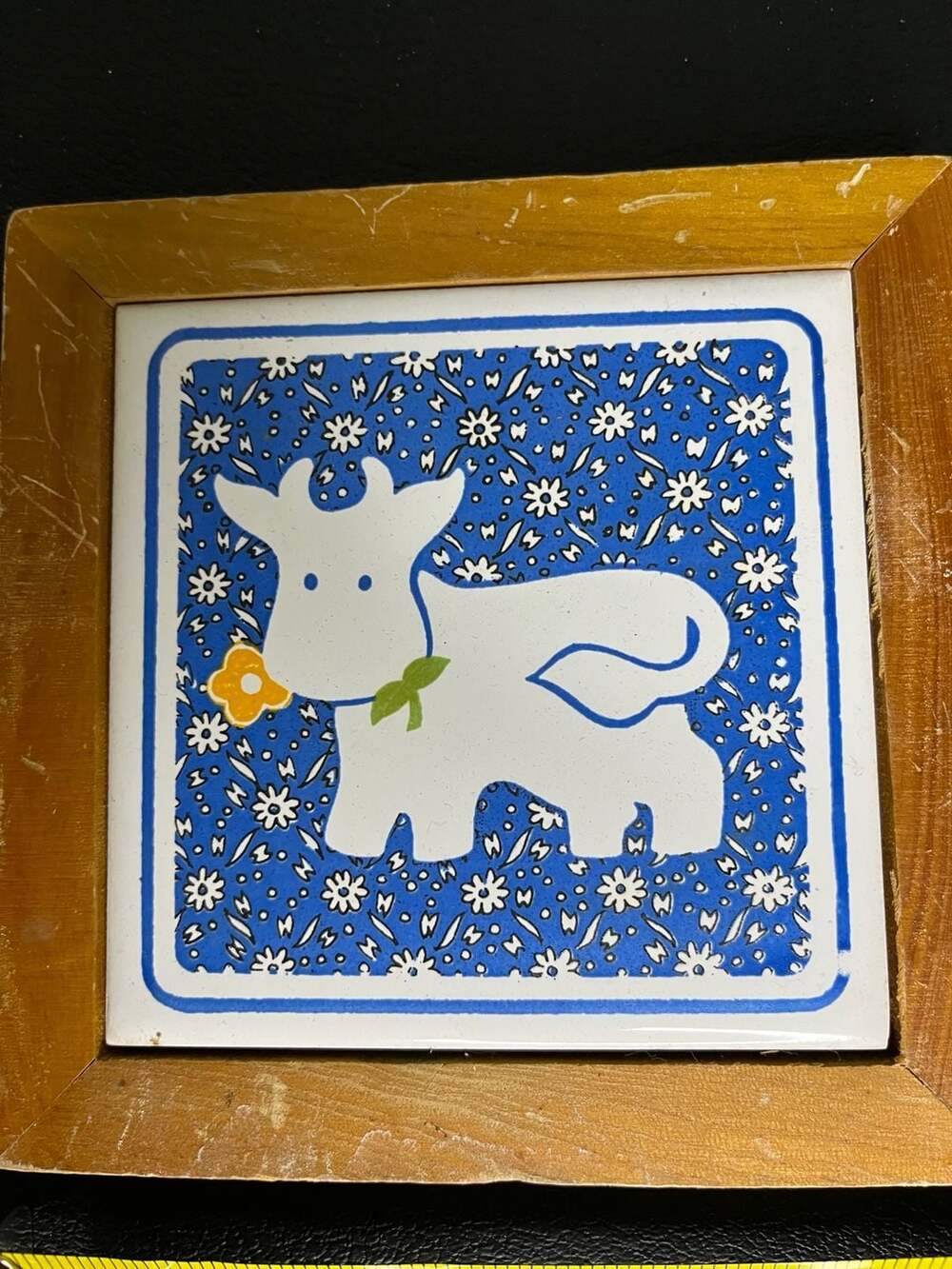 Hanging Trivet Single Cow Blue Ceramic Country Calico 1984 Taiwan Framed Vintage